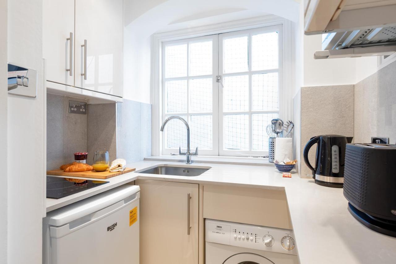 Capital Sloane Street Studio With Balcony Лондон Экстерьер фото