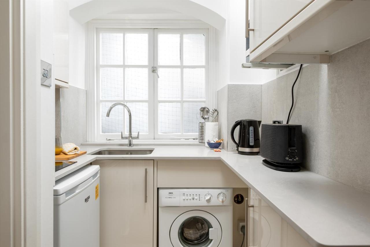Capital Sloane Street Studio With Balcony Лондон Экстерьер фото